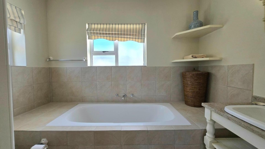 6 Bedroom Property for Sale in Franskraal Western Cape